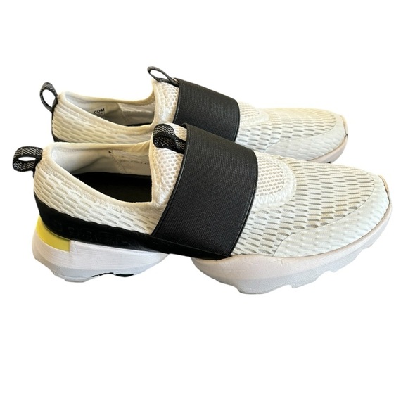 Sorel Women's Kinetic Impact Strap Shoes White Bolt Sz 8.5” Sporty Slip On - Picture 1 of 8
